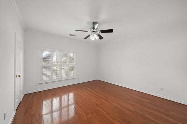 5136 Chevy Chase Drive, Houston, TX 77056