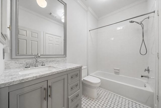 5136 Chevy Chase Drive, Houston, TX 77056