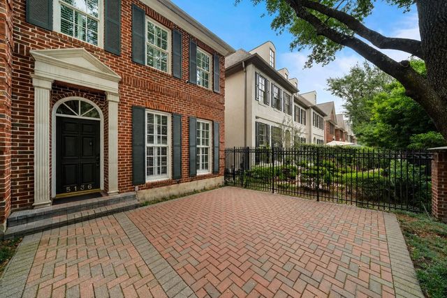 5136 Chevy Chase Drive, Houston, TX 77056