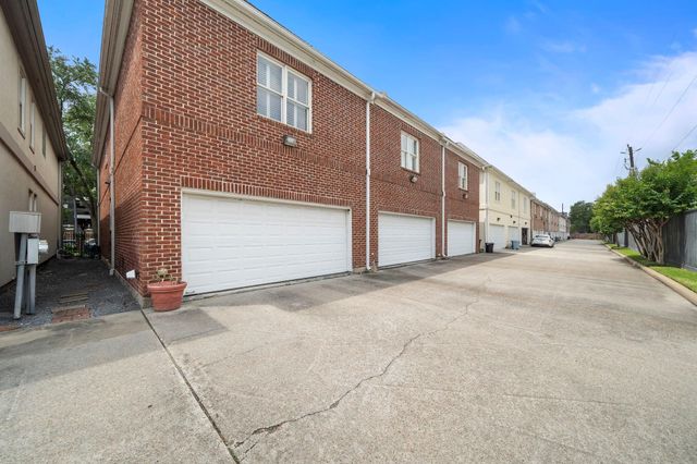 5136 Chevy Chase Drive, Houston, TX 77056