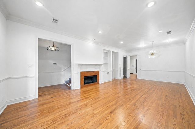 5136 Chevy Chase Drive, Houston, TX 77056