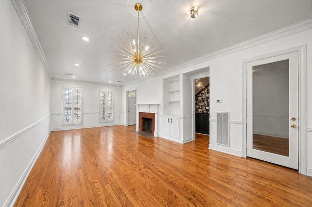 5136 Chevy Chase Drive, Houston, TX 77056