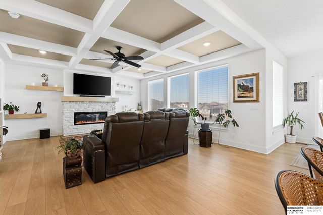 12626 Carpenter Street, Papillion, NE 68138