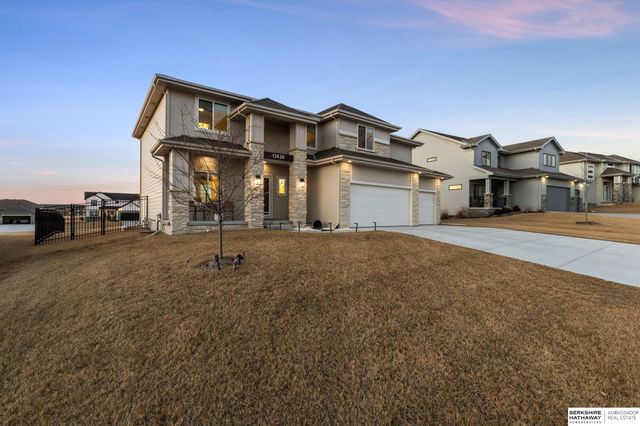 12626 Carpenter Street, Papillion, NE 68138