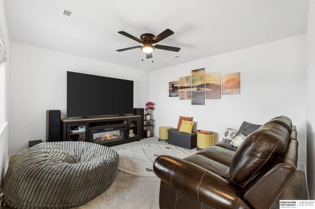 12626 Carpenter Street, Papillion, NE 68138