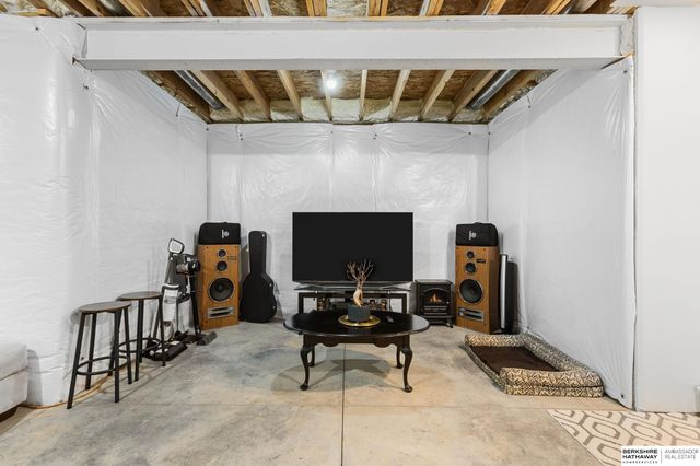 12626 Carpenter Street, Papillion, NE 68138