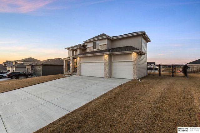 12626 Carpenter Street, Papillion, NE 68138