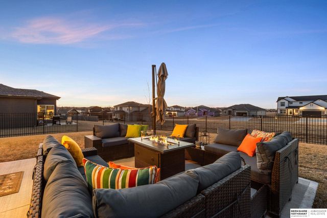 12626 Carpenter Street, Papillion, NE 68138