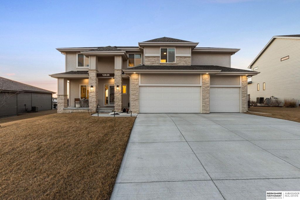 12626 Carpenter Street, Papillion, NE 68138