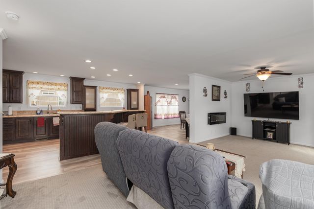 214 Robin Hood Drive, Exeter, NH 03833