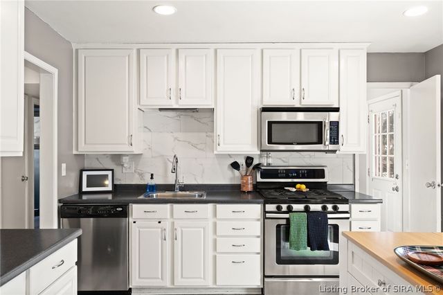 707 Dellinger Drive, Jeffersonville, IN 47130