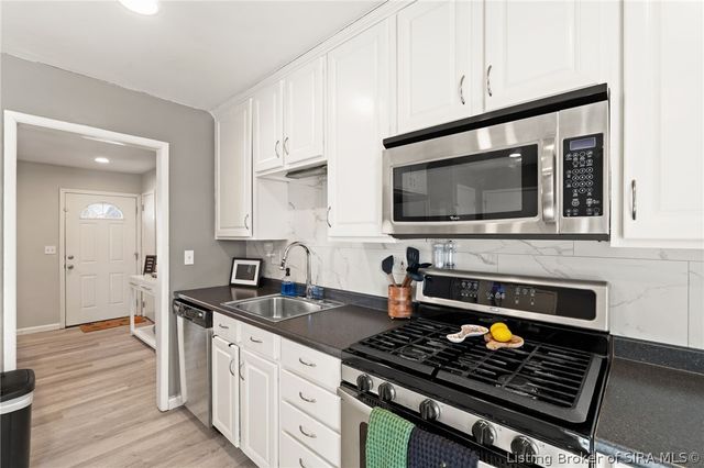 707 Dellinger Drive, Jeffersonville, IN 47130