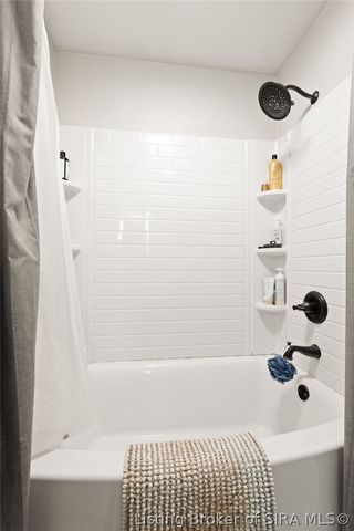 707 Dellinger Drive, Jeffersonville, IN 47130