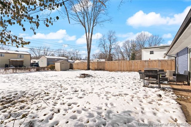 707 Dellinger Drive, Jeffersonville, IN 47130