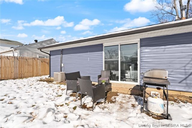 707 Dellinger Drive, Jeffersonville, IN 47130