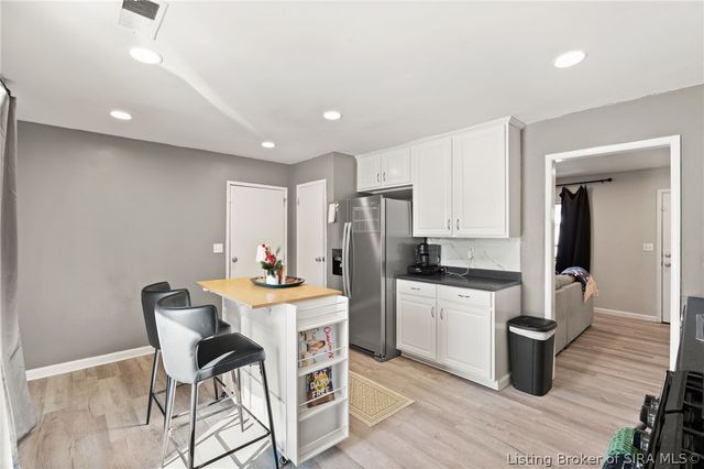 707 Dellinger Drive, Jeffersonville, IN 47130