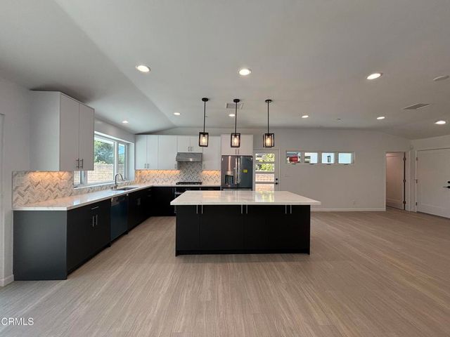 2230 Sherwood Place, Glendale, CA 91206