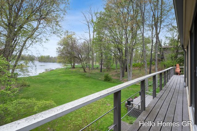 1901 Forest Shores Drive Se, Cascade Twp, MI 49546