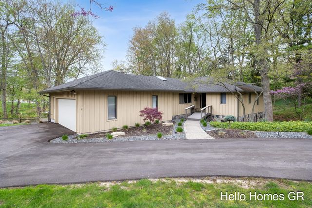 1901 Forest Shores Drive Se, Cascade Twp, MI 49546