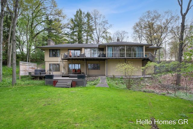 1901 Forest Shores Drive Se, Cascade Twp, MI 49546