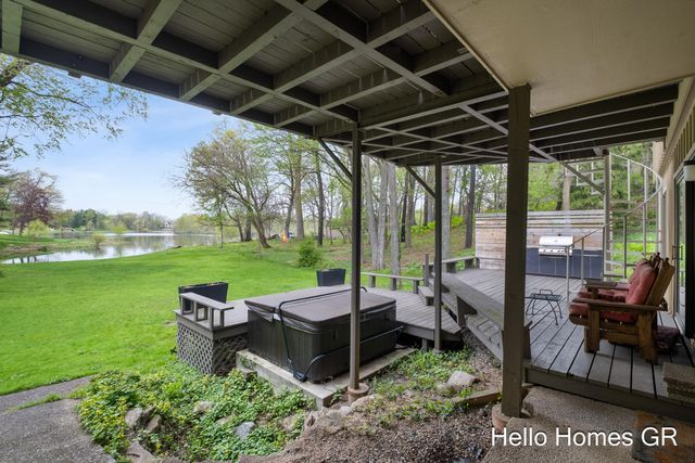 1901 Forest Shores Drive Se, Cascade Twp, MI 49546