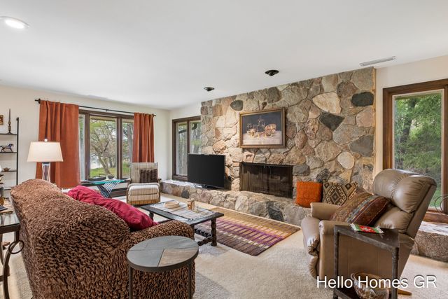 1901 Forest Shores Drive Se, Cascade Twp, MI 49546