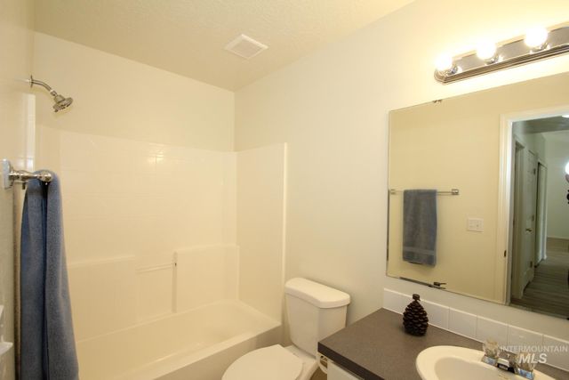 908 S Lily St., Nampa, ID 83686