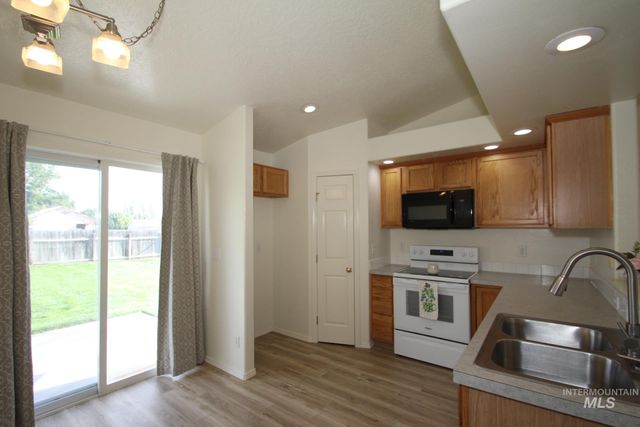 908 S Lily St., Nampa, ID 83686