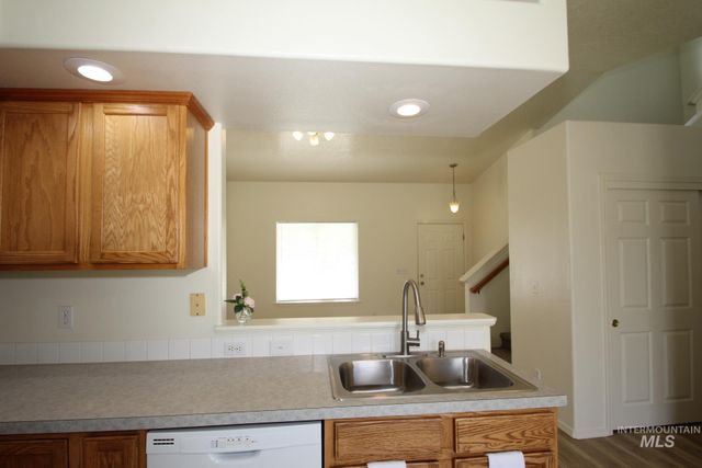 908 S Lily St., Nampa, ID 83686