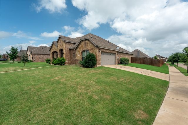 483 S Hill Drive, Waxahachie, TX 75165