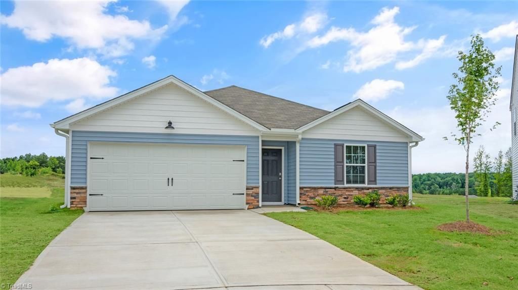 401 White Spruce Court, Thomasville, NC 27360