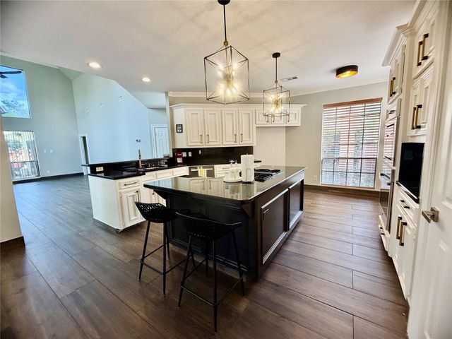 8006 Oakwood Bend Drive, Houston, TX 77040