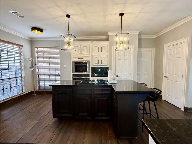 8006 Oakwood Bend Drive, Houston, TX 77040