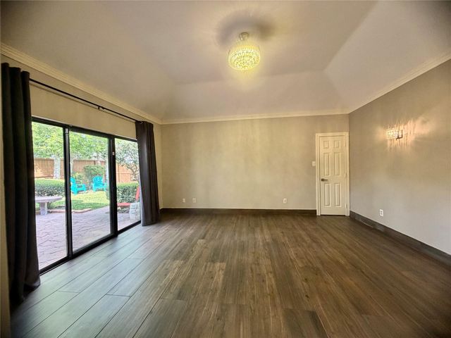 8006 Oakwood Bend Drive, Houston, TX 77040