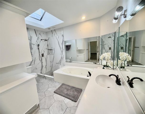 8006 Oakwood Bend Drive, Houston, TX 77040