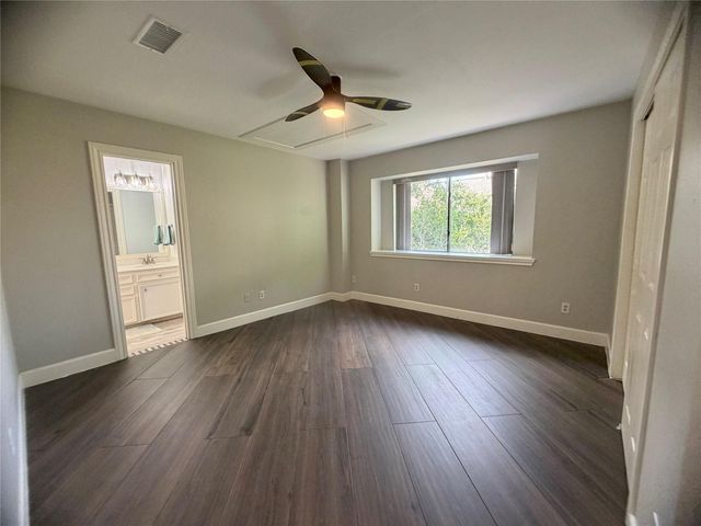 8006 Oakwood Bend Drive, Houston, TX 77040