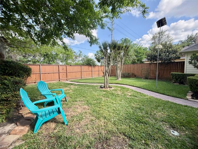 8006 Oakwood Bend Drive, Houston, TX 77040