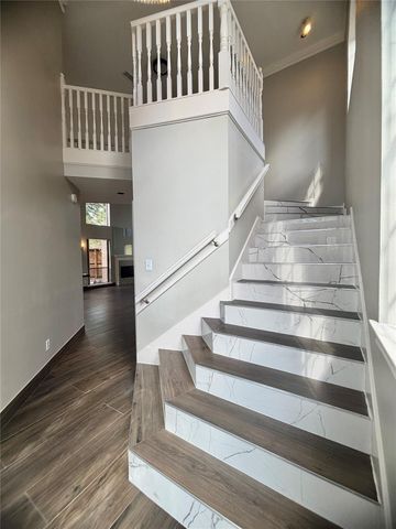 8006 Oakwood Bend Drive, Houston, TX 77040