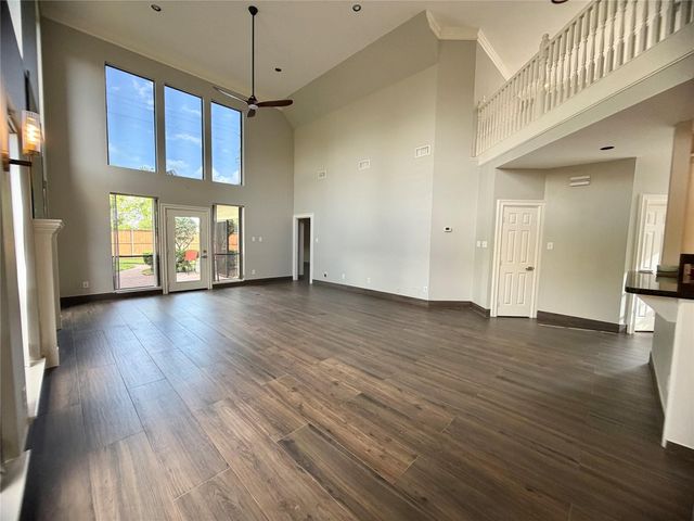 8006 Oakwood Bend Drive, Houston, TX 77040