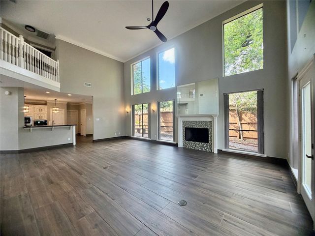 8006 Oakwood Bend Drive, Houston, TX 77040