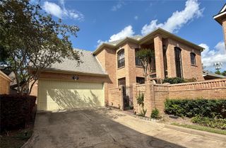8006 Oakwood Bend Drive, Houston, TX 77040