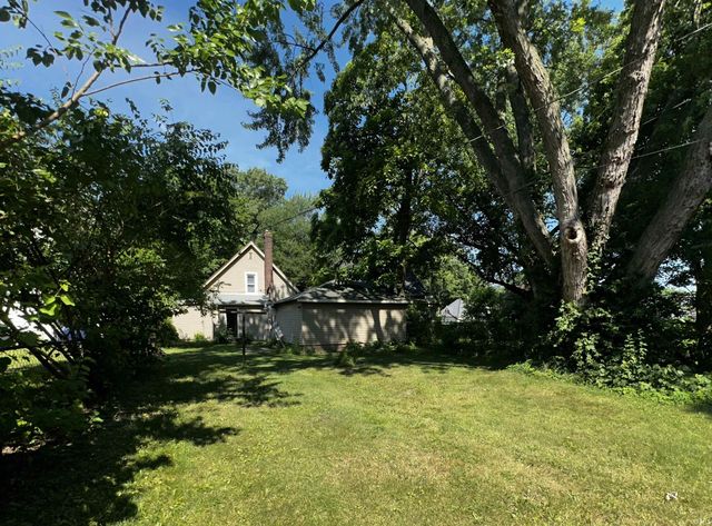 1926 Leer Street, South Bend, IN 46613