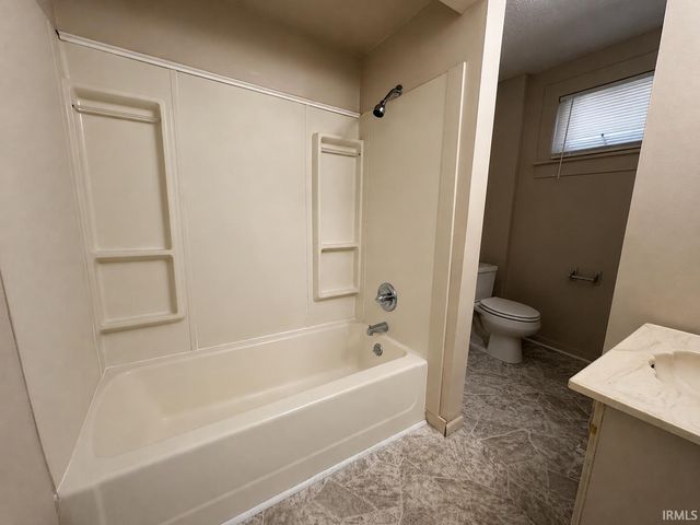 1926 Leer Street, South Bend, IN 46613