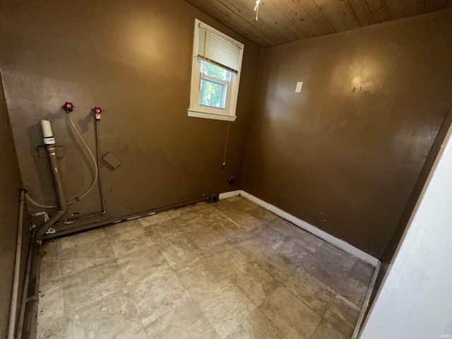 1926 Leer Street, South Bend, IN 46613