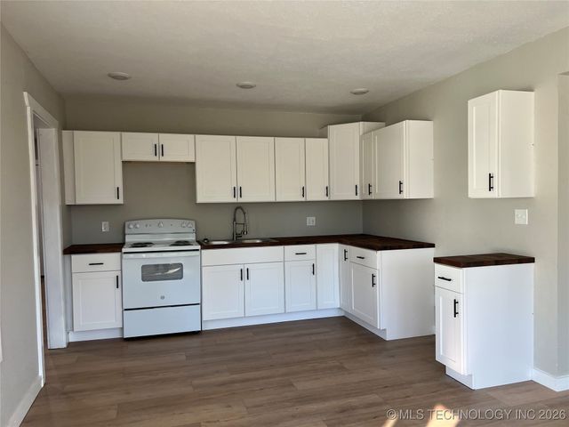 324 SW F, Ardmore, OK 73401