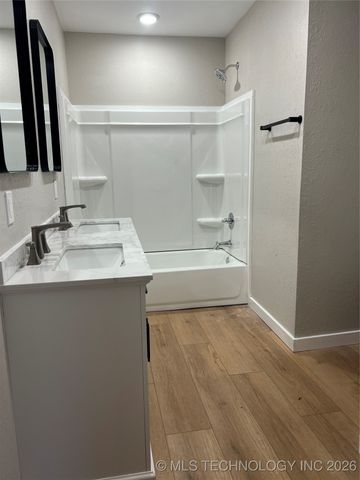 324 SW F, Ardmore, OK 73401