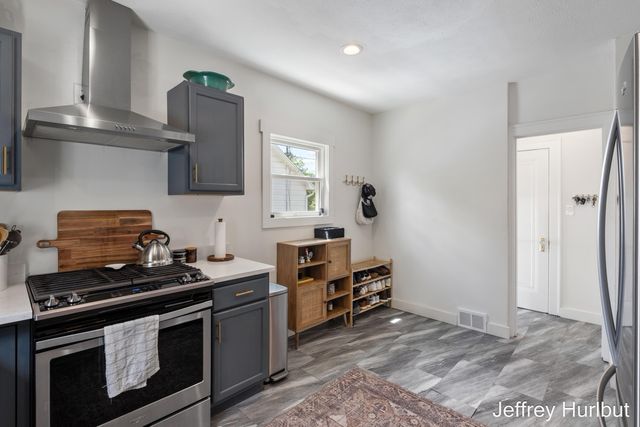 1430 Johnston Street SE, Grand Rapids, MI 49507