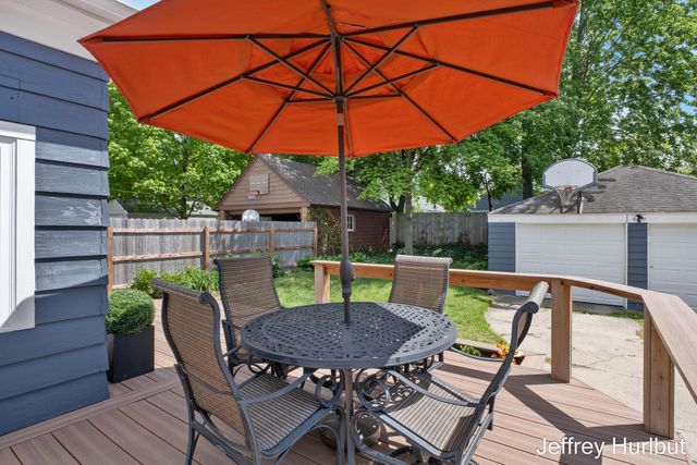 1430 Johnston Street SE, Grand Rapids, MI 49507