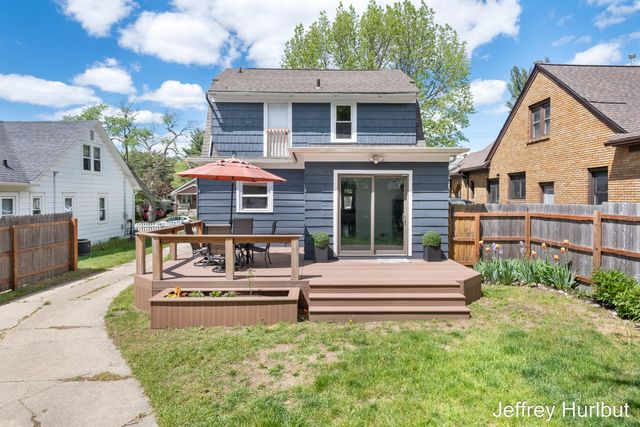 1430 Johnston Street SE, Grand Rapids, MI 49507