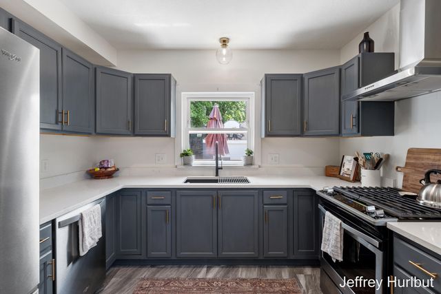 1430 Johnston Street SE, Grand Rapids, MI 49507